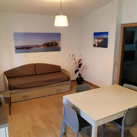 Апартаменты Charming In With Shared Pool - 35 M² Вьесте