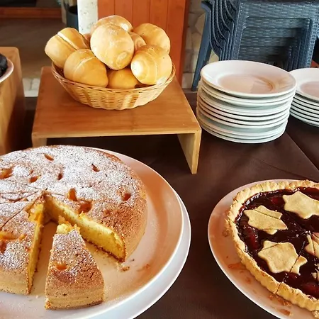 Апартаменты Charming In With Shared Pool - 35 M² *