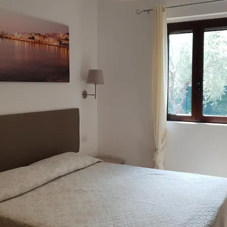 Apartmán Charming In With Shared Pool - 35 M²