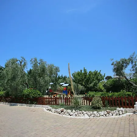 Charming In With Shared Pool - 35 M² *