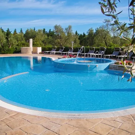 Charming In With Shared Pool - 35 M² Apartman