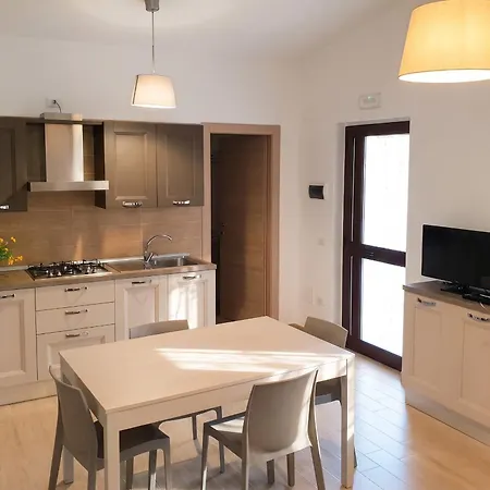 Charming In With Shared Pool - 35 M² *
