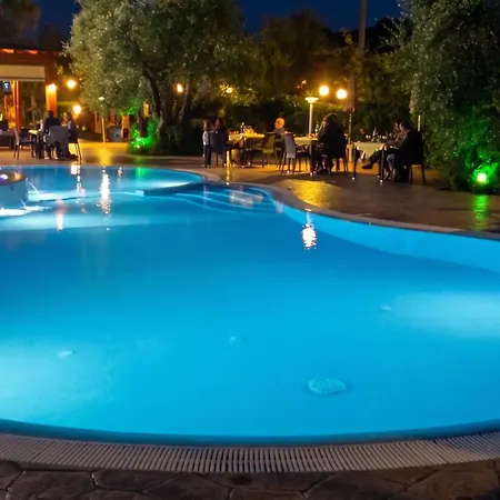 Apartmán Charming In With Shared Pool - 35 M²